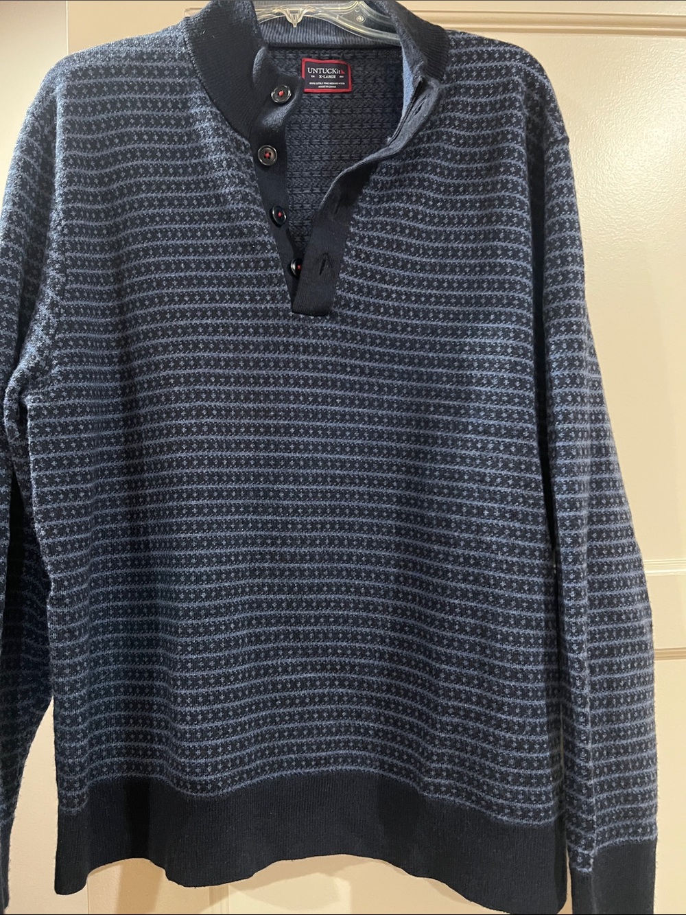 UNTUCKit Men's Navy Patterned Zip-Up Henley Sweater - Picture 1 of 3